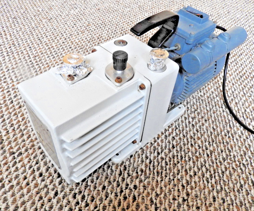 Leybold Trivac D4A Vacuum Pump - Used