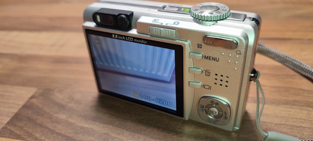 Digital Camera 10.1 Mega Pixels Zennox DS-A350