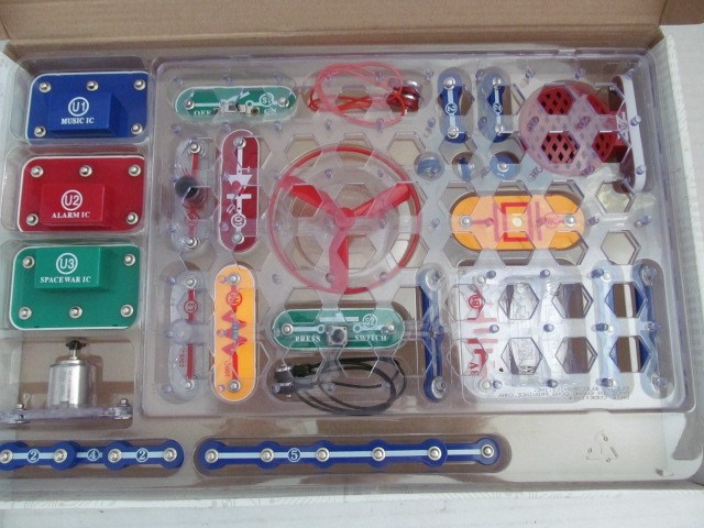 Elenco Snap Circuits Jr. SC-100 w 100 Exciting Electronics Projects, Complete