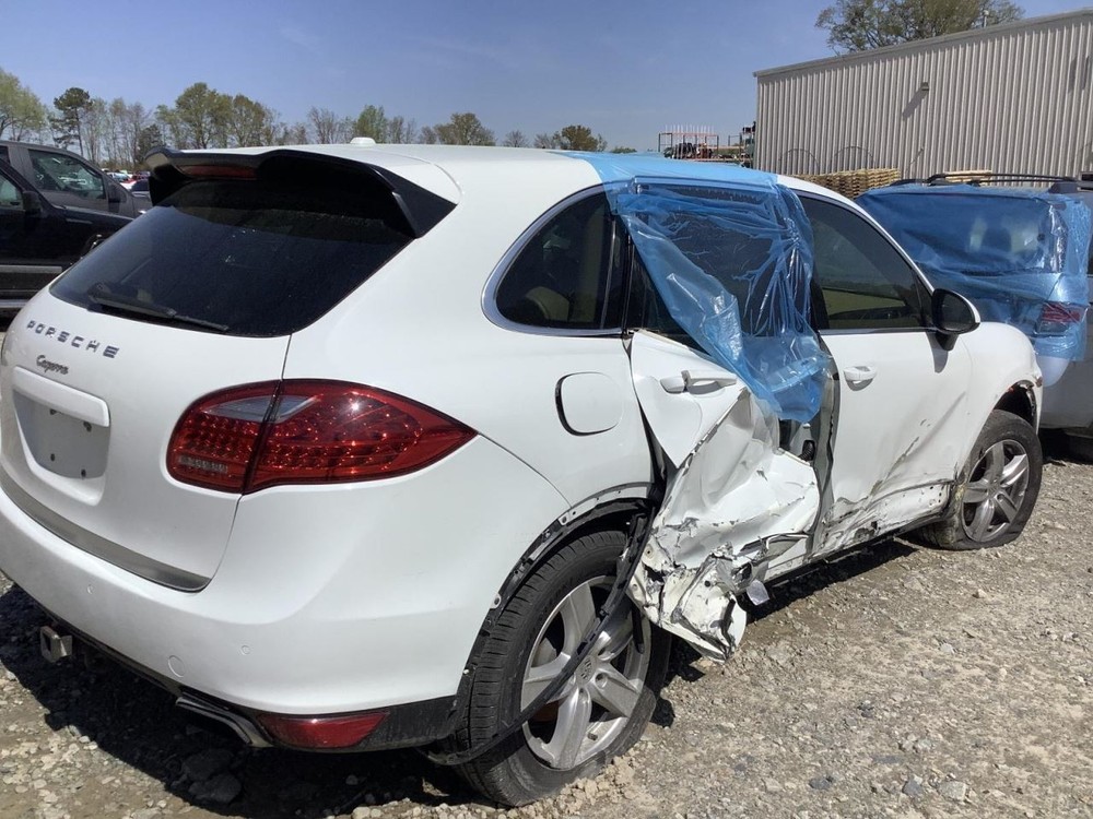 CAYENNE 2014 Glove Box 4589618