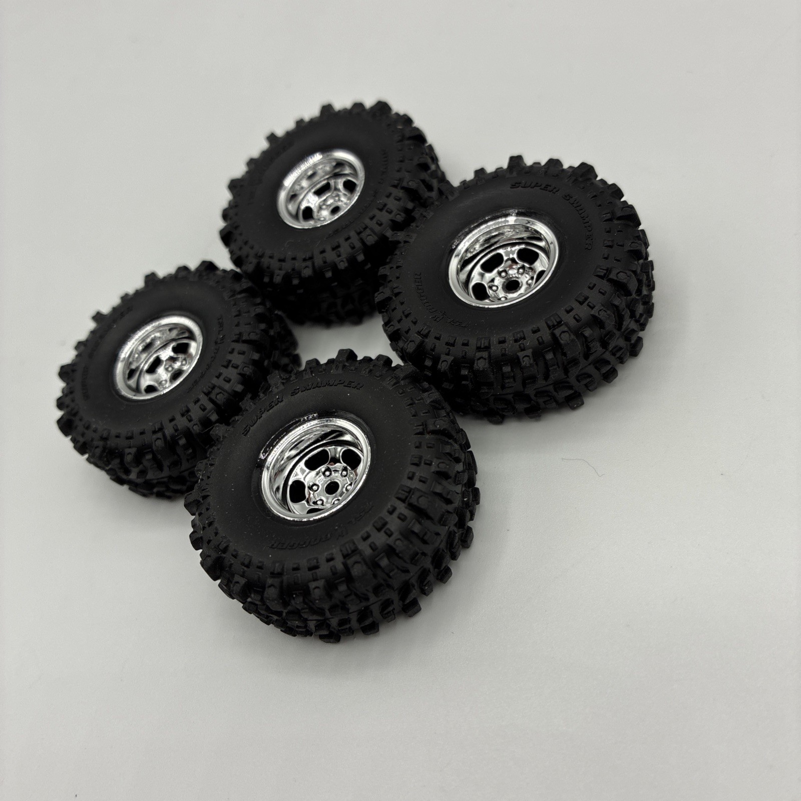 AXIAL Scx30 Tsl Bogger Super Swamper Tires Chrome Wheels k10 Set 4