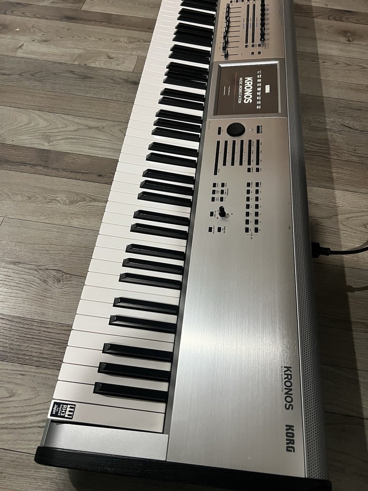 Korg Kronos 2 88 Platinum