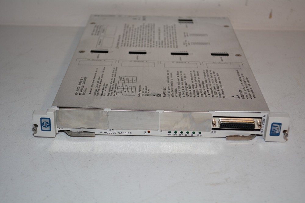 HP E2251A M-Module Carrier 75000 Series C VXI Module #W4226
