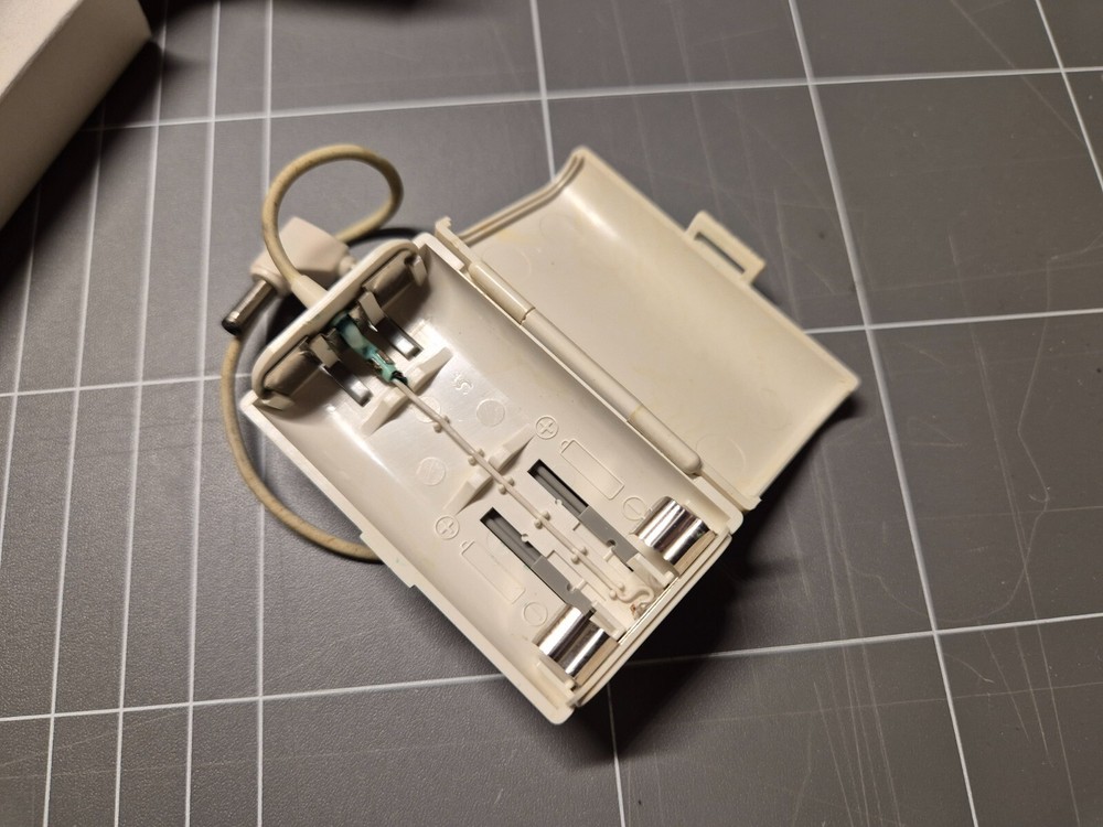 Sony Walkman cassette EBP-10 AA external battery box