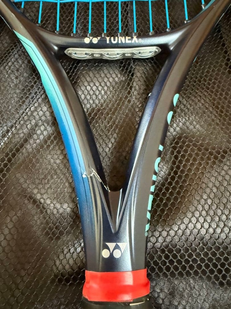 Yonex EZONE100 Grip Size 2