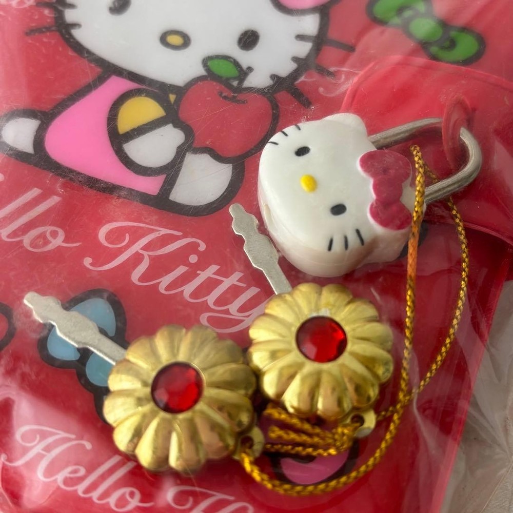 Unopened / with key] 2007 Hello Kitty System Notebook Red Original Notebook
