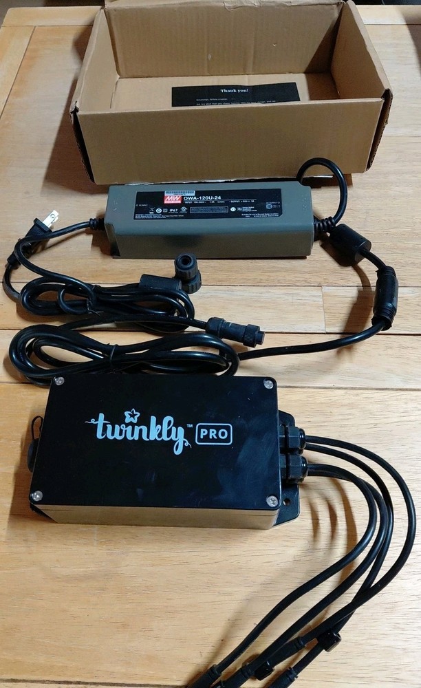 Twinkly Pro 4-Port Controller (Open Box) Twpro1000ethp-bus