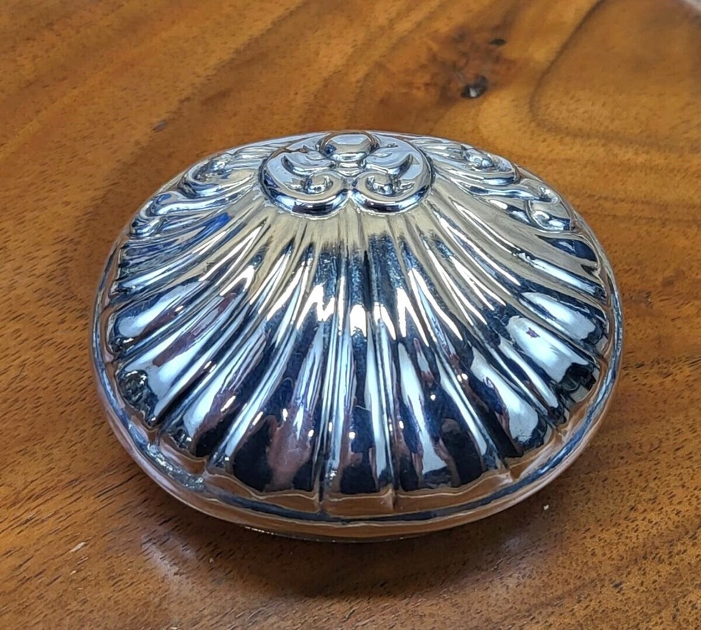 Ca. 1780 Continental Rococo Silver Repousse Shell Form Box period leather lining