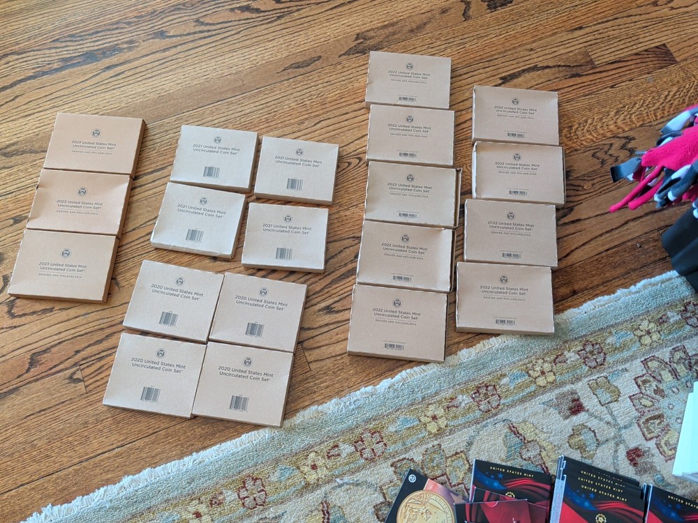 (20)  U. S. Uncirculated Mint Sets, Years 20, 21, 22, 23.. READ DESCRIPTION
