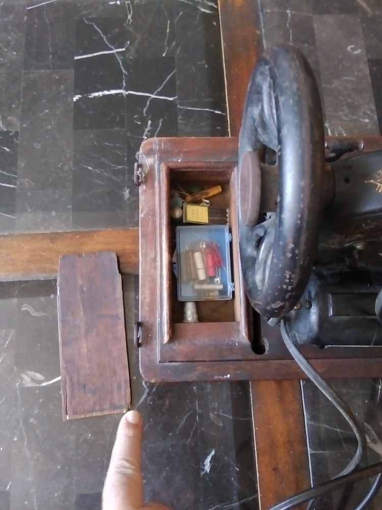 Vintage Singer Sewing Machine