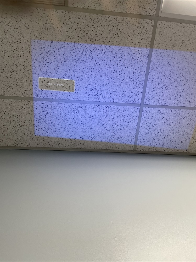 TOPVISION Projector 7500L Portable Mini Projector Return/ Projector only Works G