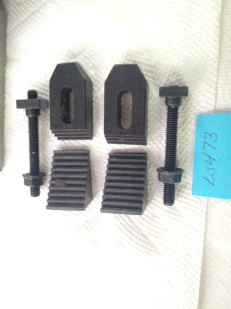 1 NEW 4" VERTICAL / HORIZONTAL ROTARY TABLE WITH CLAMPING KIT. NICE SET. (W473)