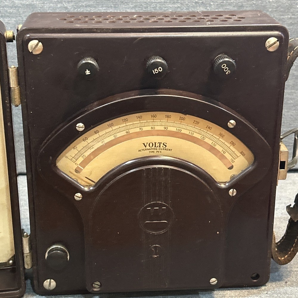 Vintae WESTINGHOUSE Portable Voltmeter Type PY5 Bakelite Case