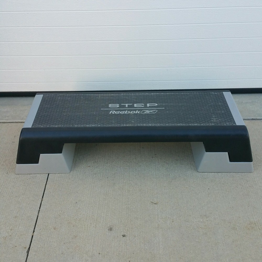 Reebok Aerobics Step Cardio Workout Stepper w/Adjustable Risers 6" 8" 10" height
