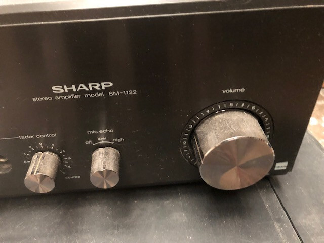Sharp SM-1122 Stereo Amplifier 5 Pin Din Inputs .Spares/Repairs