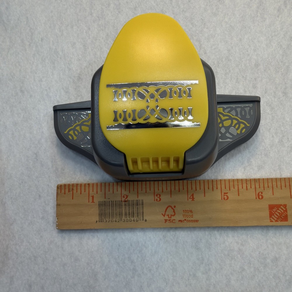 We R Memory Keepers Edge Border Paper Punch LOOP NEW