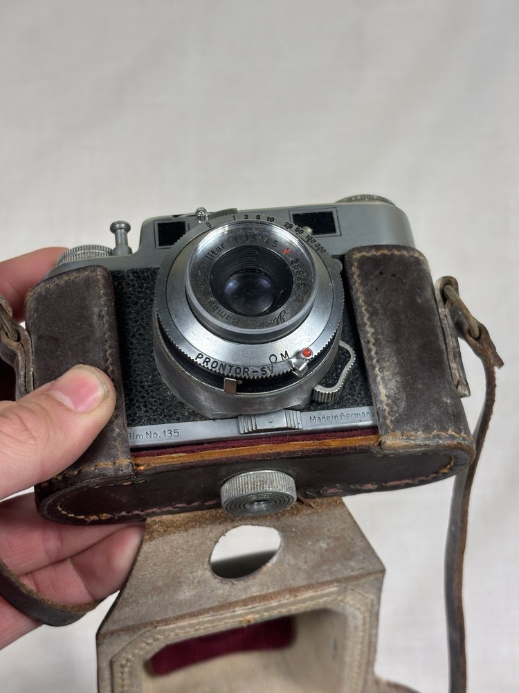 Iloca IIa Rangefinder Camera Black/Silver with Leather Case
