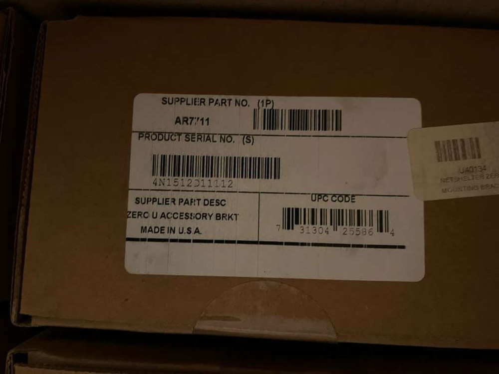 APC NetShelter Zero U Accessory Mounting Bracket AR7711