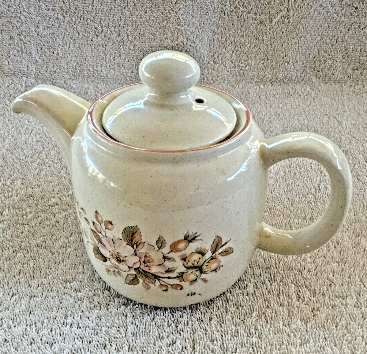 BHS Country Garland Small Tea Pot Cream Speckled Color W/ Flowers Painted on it