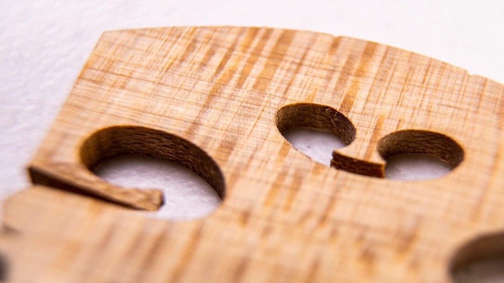 Pre-Cut 4/4 Violin Bridge: Solid Maple & Ebony for Enhanced Sound & Aesthetics