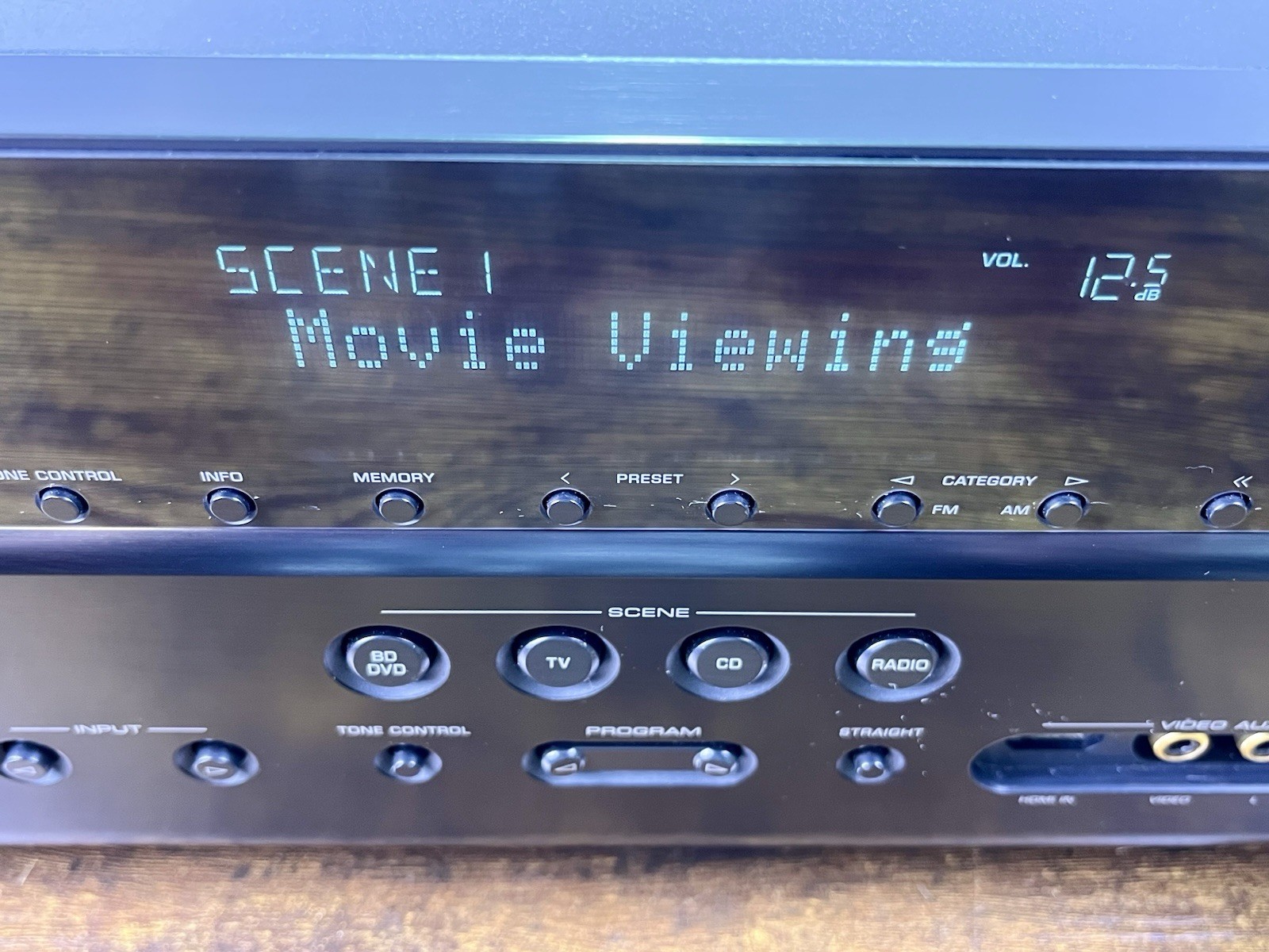 Yamaha RX V671 7.1 Channel 90 Watt/Channel AV Receiver HDMI Network Home Theater