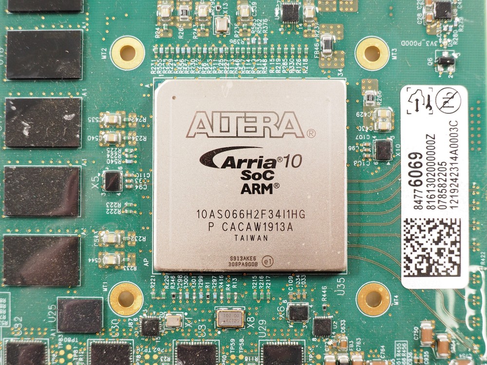 Altera Arria 10 SoC AR 10AS066H2F34I1HG Field Programmable Gate Array on Board