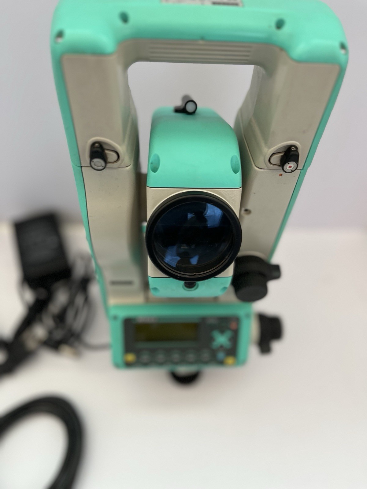 Nikon DTM-520 Total Station Surveying Instrument w/ Case