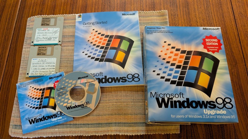 Microsoft Windows 98 Upgrade Second Edition Vintage - CD and Key Code