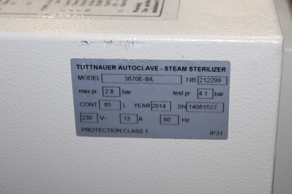 Tuttnauer 3870E-B/L Autoclave WORKING
