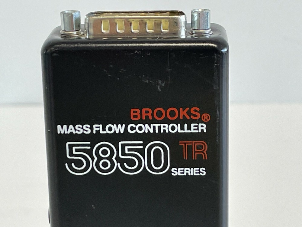 U2: Brooks 5850TR Mass Flow Controller 5850 TR Series