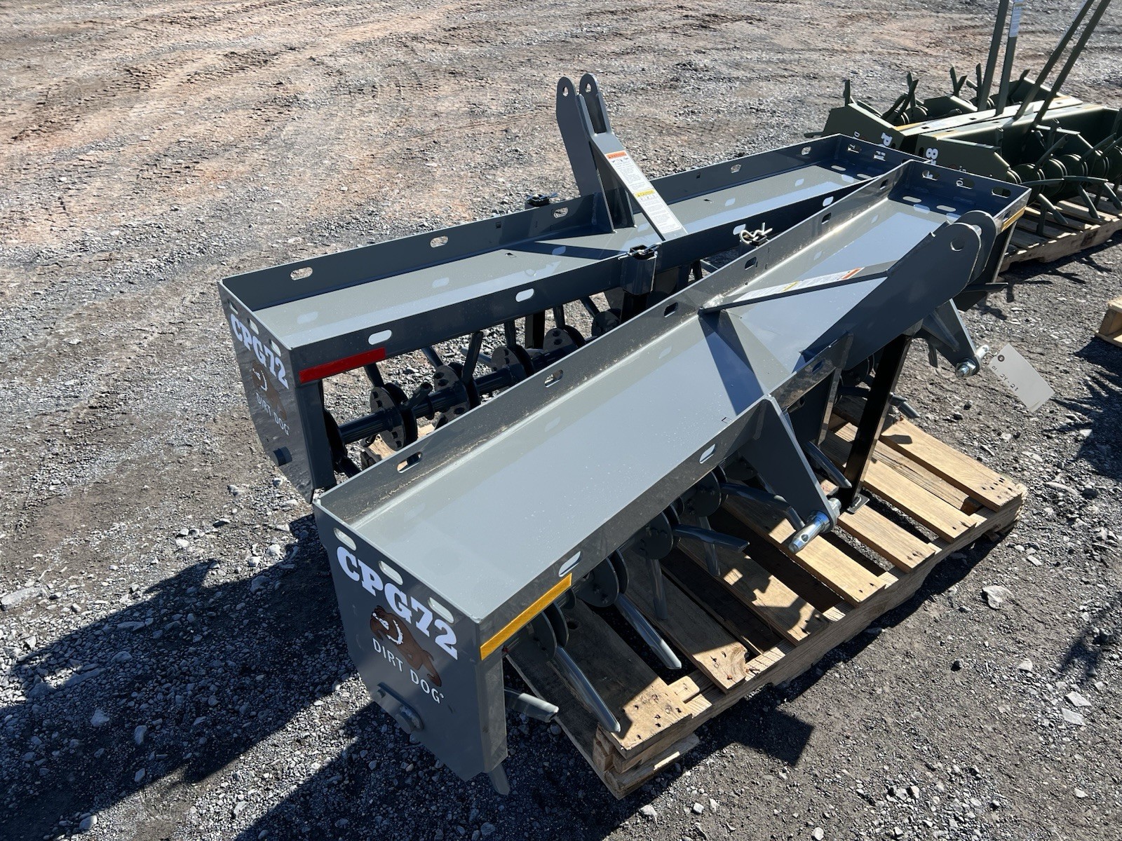 New Dirt Dog Plug Core Aerator 6' in Gray