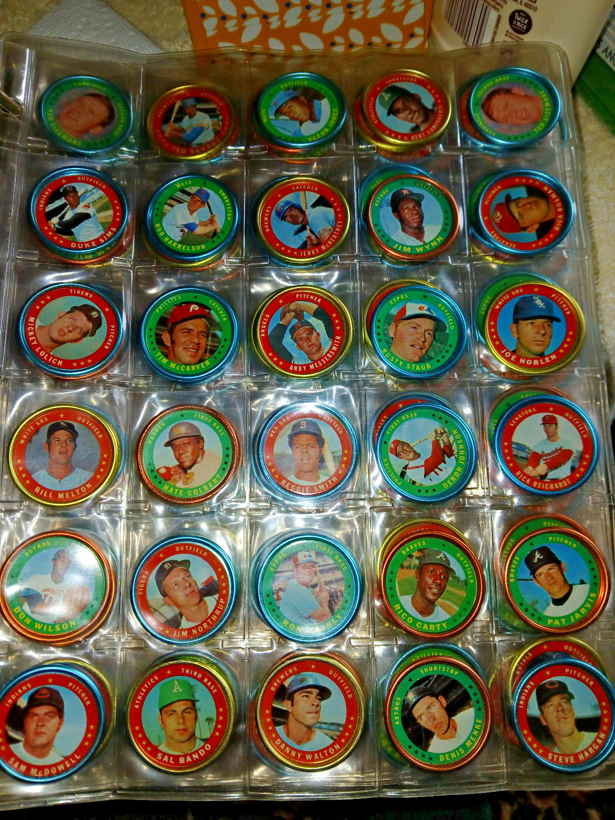 Topps Baseball Coins 1971 you pick from photos even some hall of famers