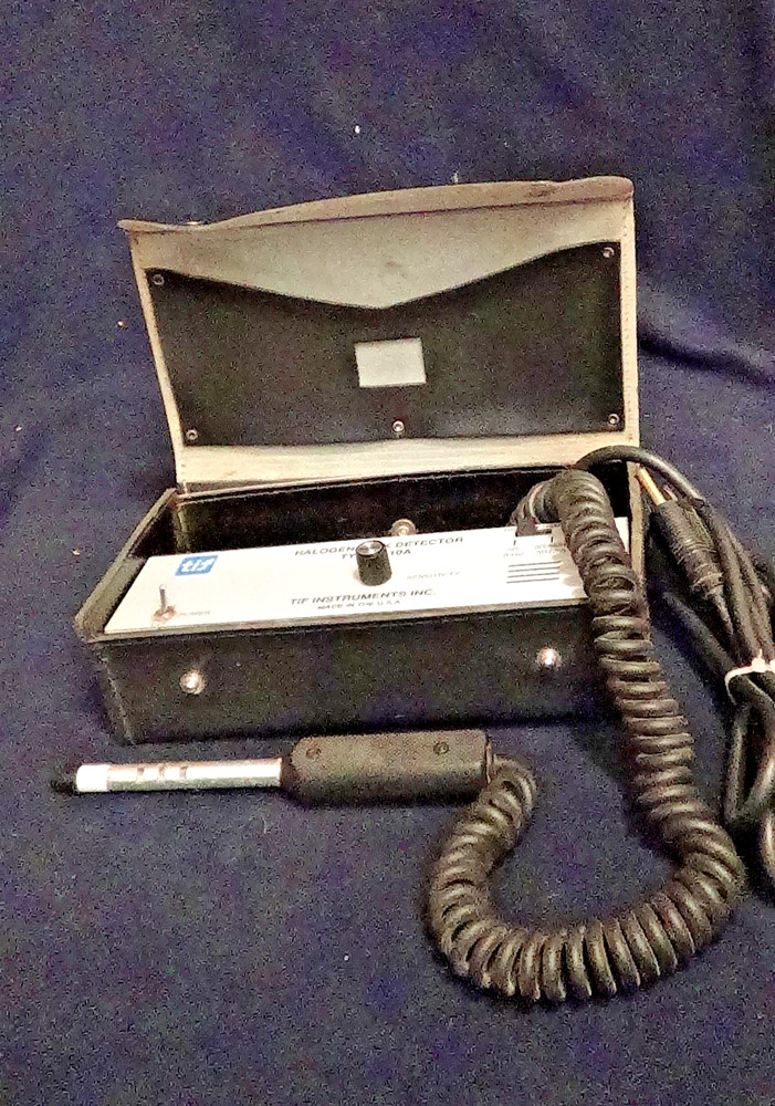TIF Halogen Leak Detector Type H-10A with Case
