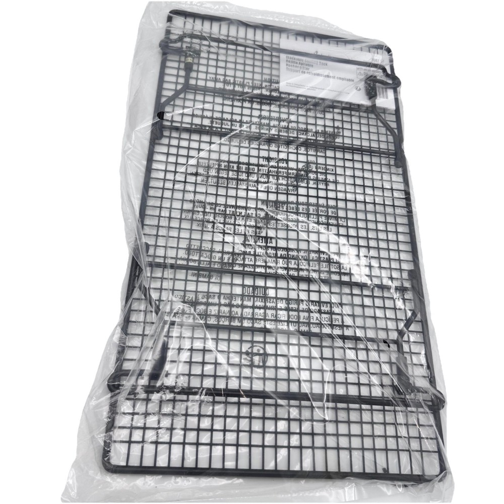 NEW PAMPERED CHEF #1587 One Black Stackable Cooling Rack Rectangle Sealed Bake