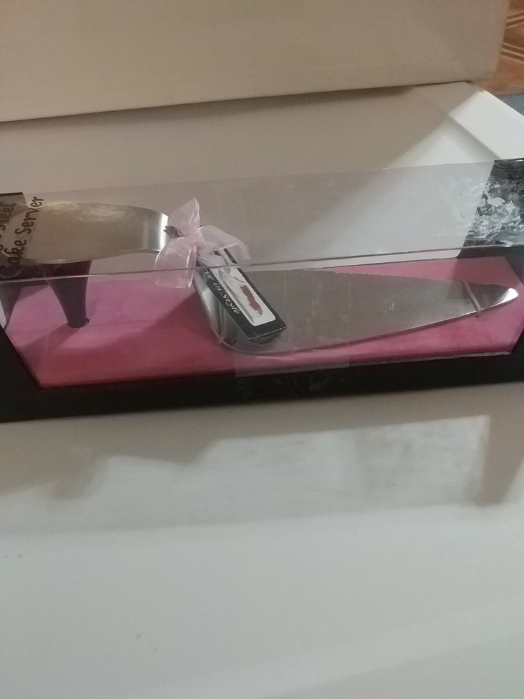 HIGH HEEL CAKE SERVER