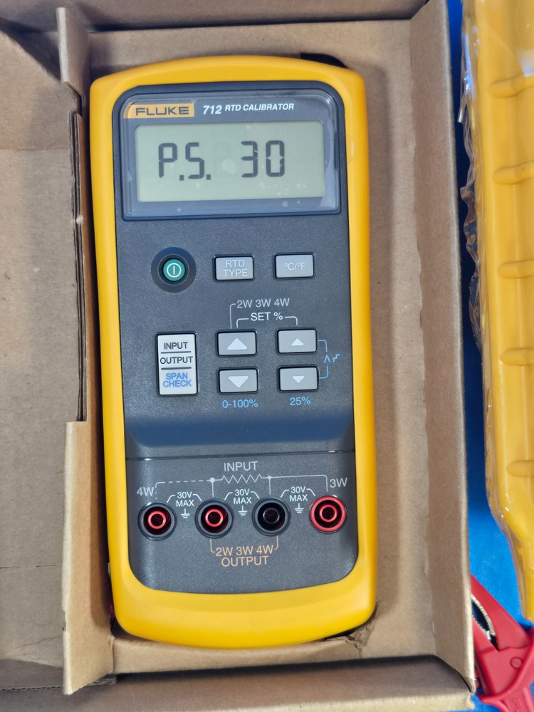 Fluke 712b RTD Calibrator Pristine!