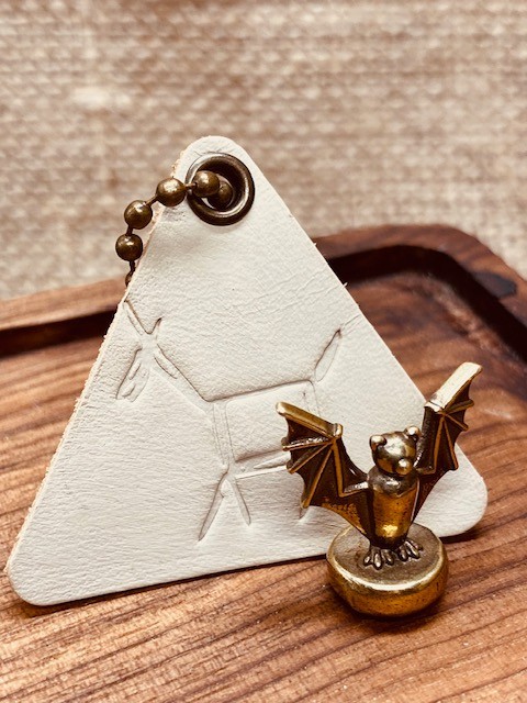 Halloween hinge head, "door pet" Bat