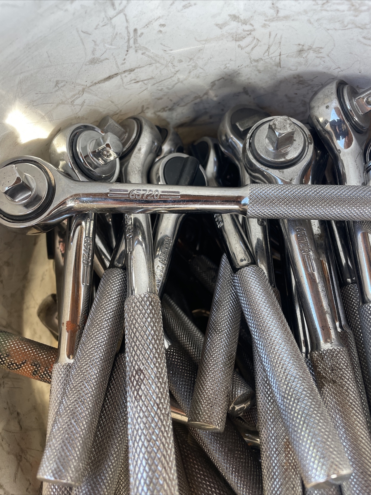 KLEIN Tools 65720 Round-Head Ratchet Wrench 3/8" Drive.