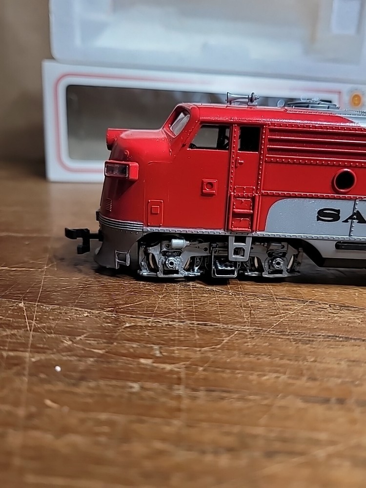 Bachmann HO Santa Fe 307 Diesel Engine