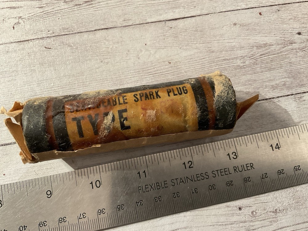 ORIGINAL WWII UNUSED AIRCRAFT SPARK PLUG IN WRAPPER