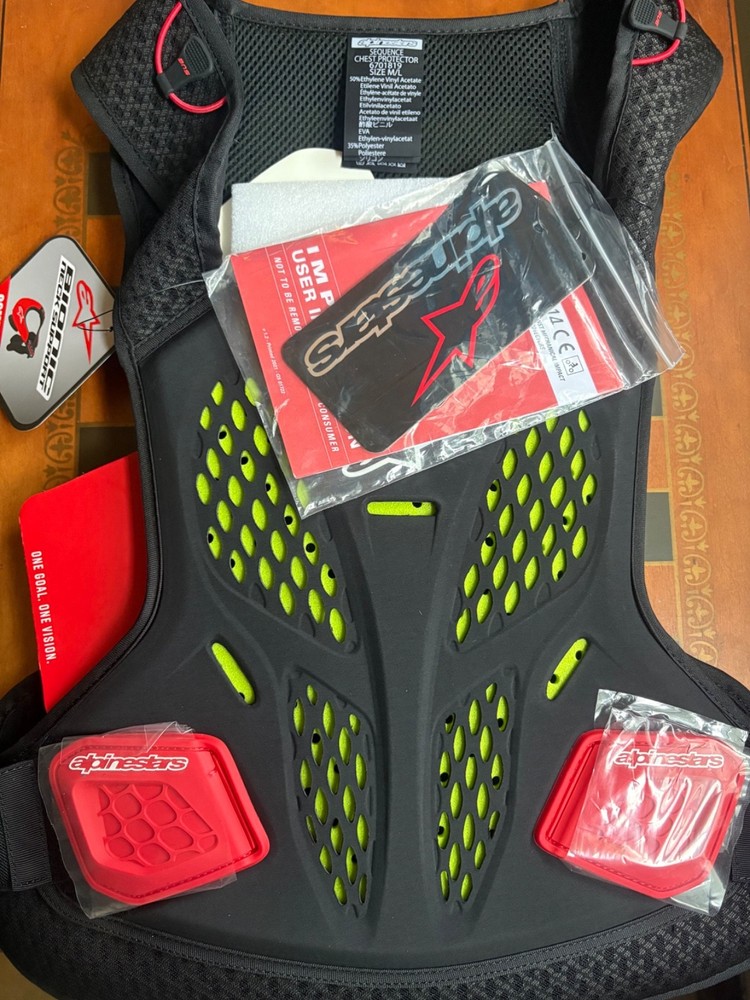 ALPINESTARS SEQUENCE CHEST PROTECTOR /M-L/ NEW / BLK / BIONIC COMP