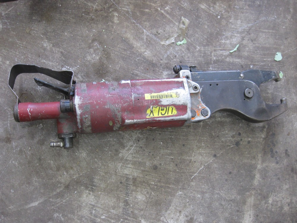 Chicago Pneumatic CP-0351 Compression Riveter