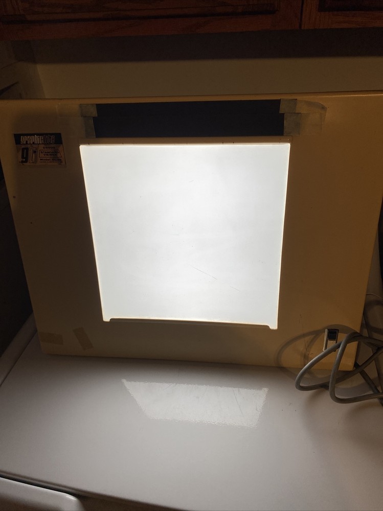 Graphic Lite transparency viewer model GL-10 Light Table Desk True Color