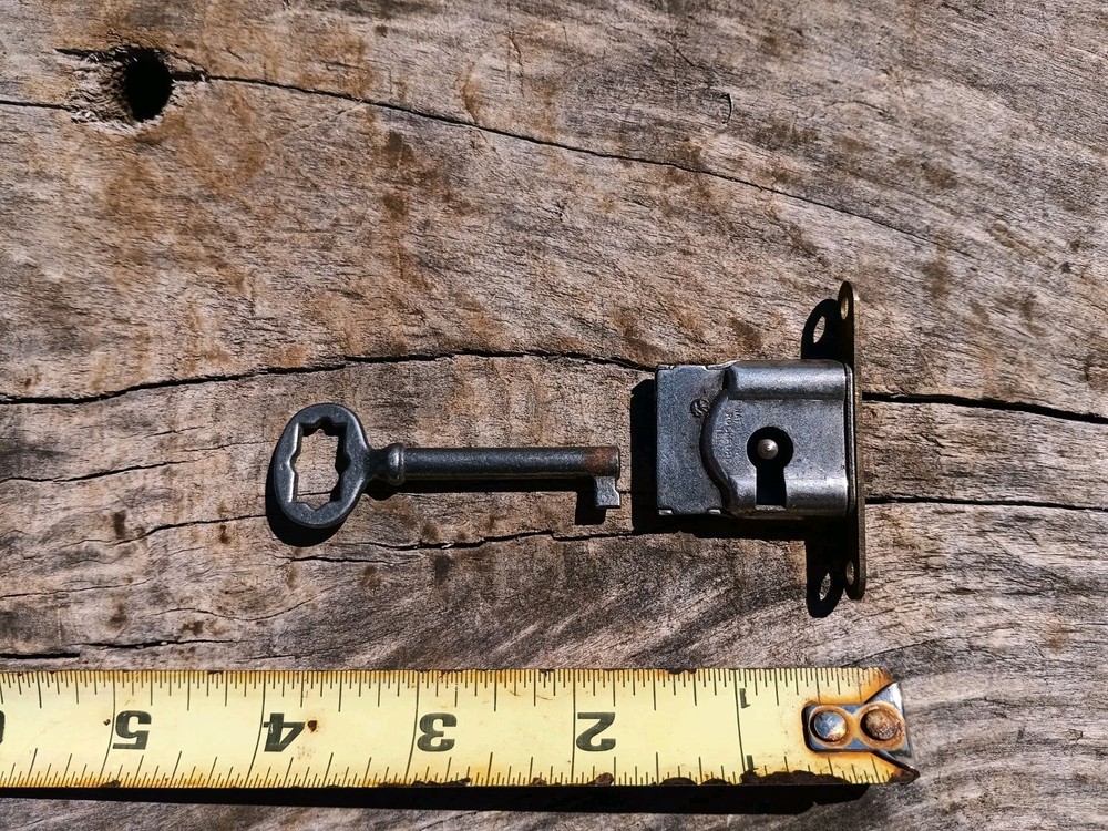 Antique Edison Phonograph Cabinet Key & Lock