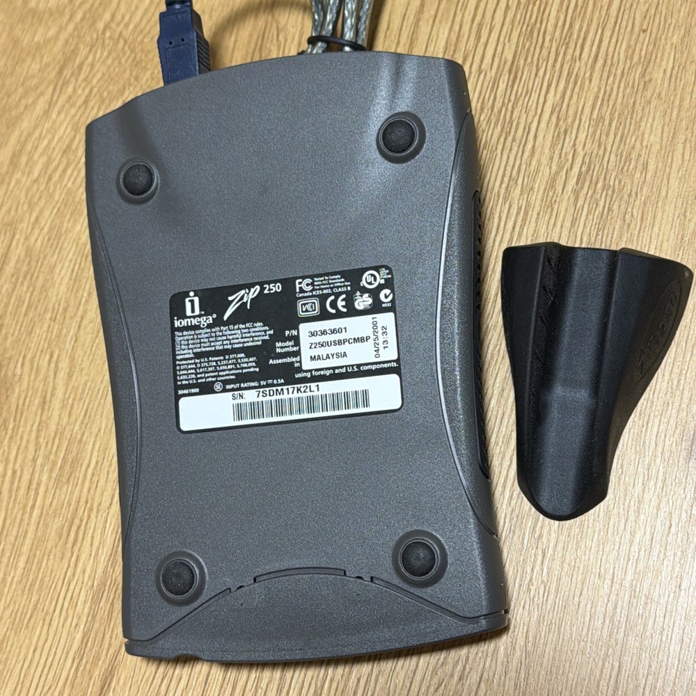 Iomega Zip 250 USB Powered External Drive - No Cable - Untested **Read**