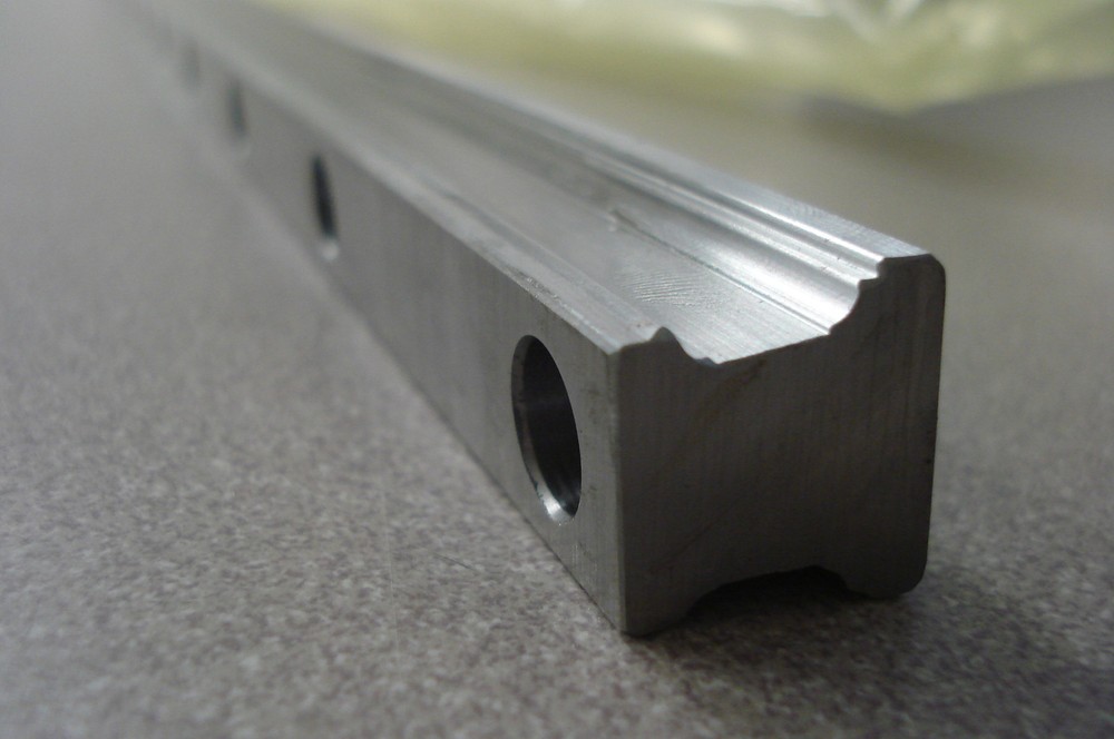 NEW THOMSON 500 SERIES PROFILE RAIL LINEAR GUIDE