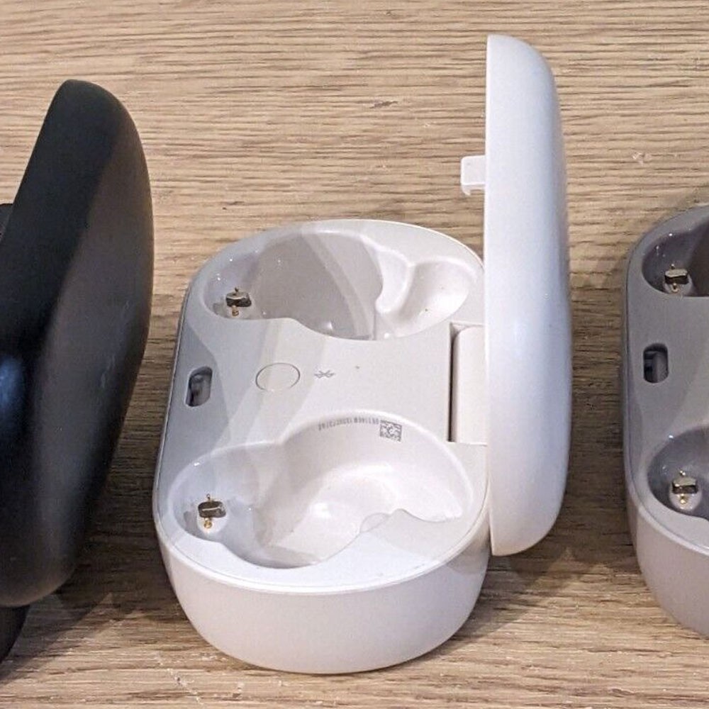 Bose Quiet Comfort Earbuds Charging Only White--ONLY Charging Case NO Earbuds