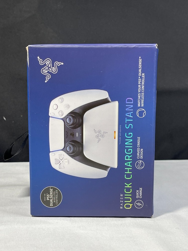 Razer White DualSense Wireless Controller Quick Charging Stand For PlayStation 5
