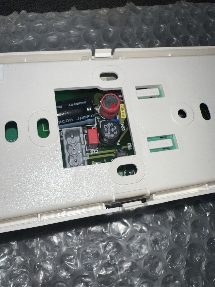 JOHNSON CONTROLS LP-DIS60P11-0C Wall Mount Controller