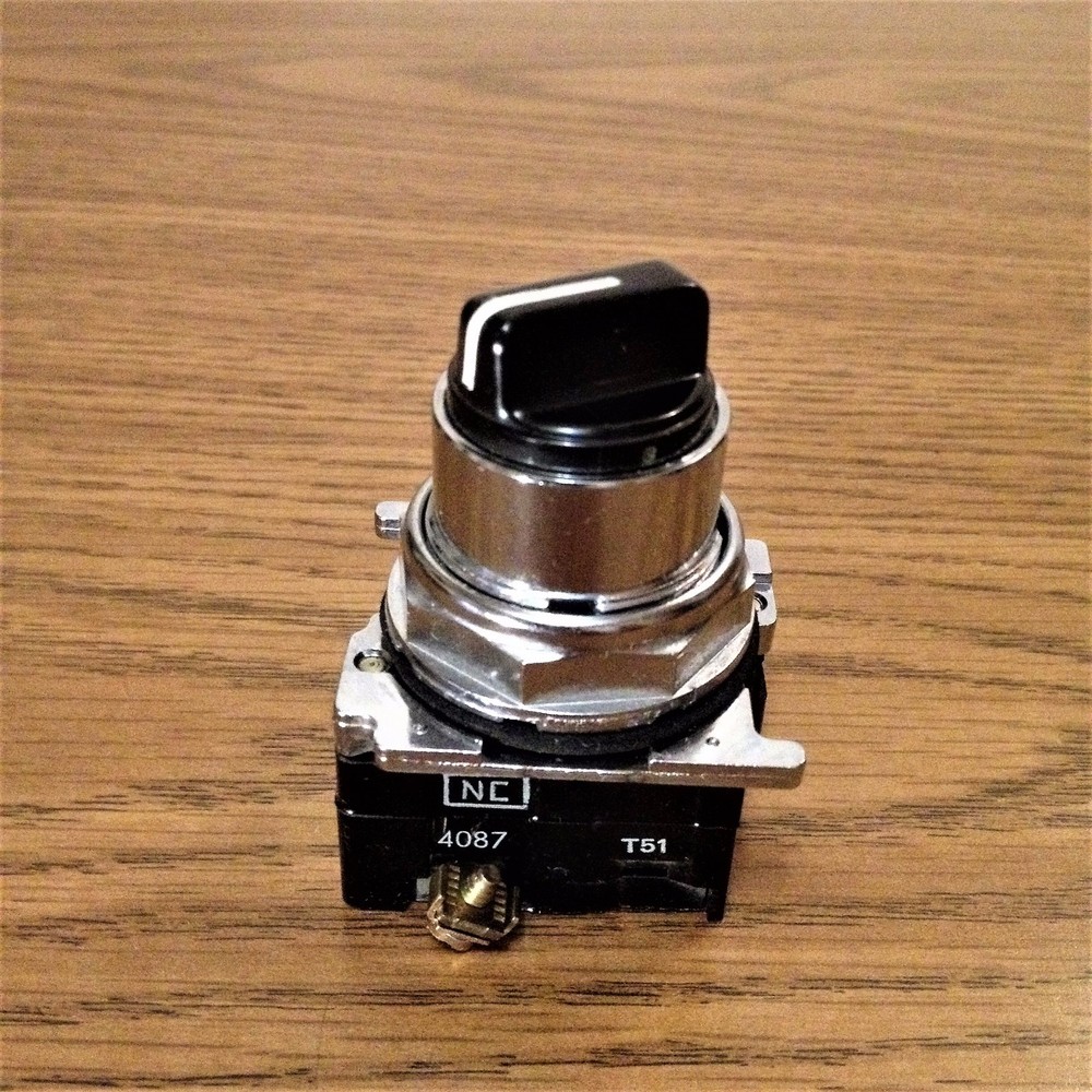 CUTLER HAMMER 4087 T51 / NC SELECTOR SWITCH
